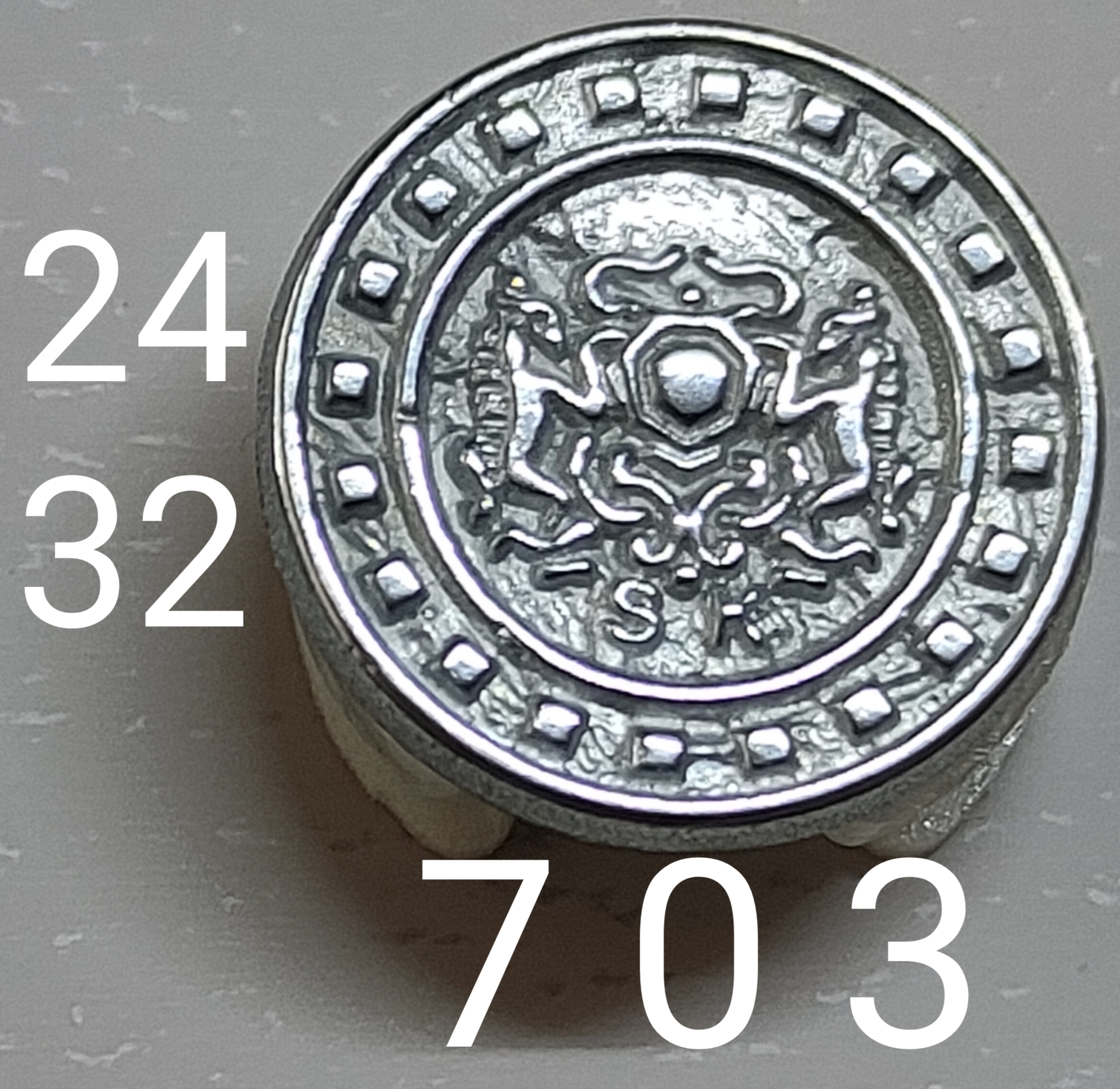 KOD 703