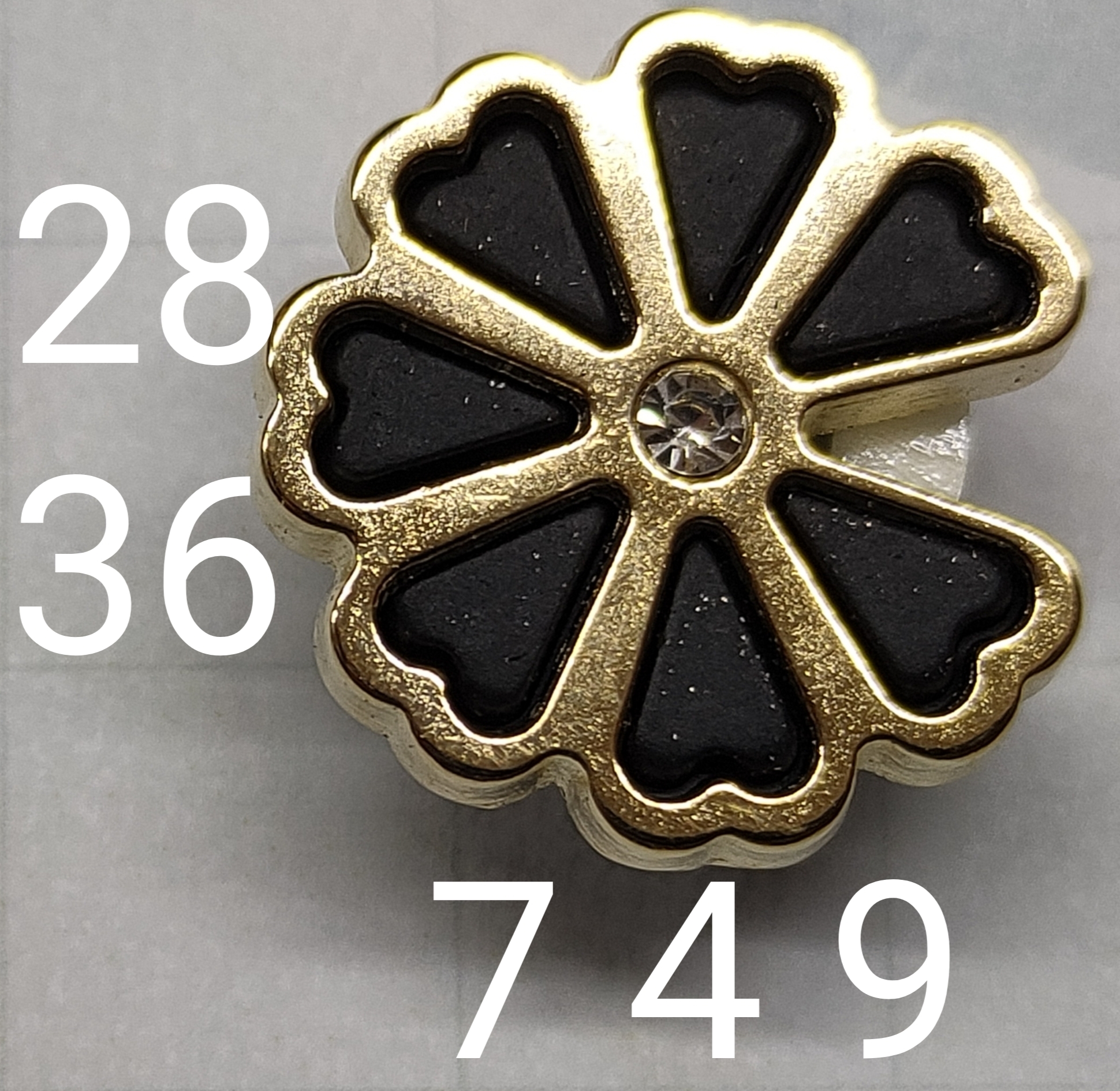 KOD 749